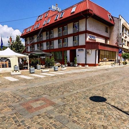 Hotel Sax Balkan Dimitrovgrad Buitenkant foto