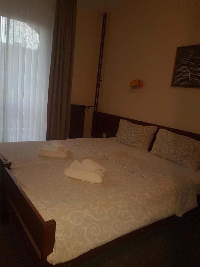 Hotel Sax Balkan Dimitrovgrad Buitenkant foto
