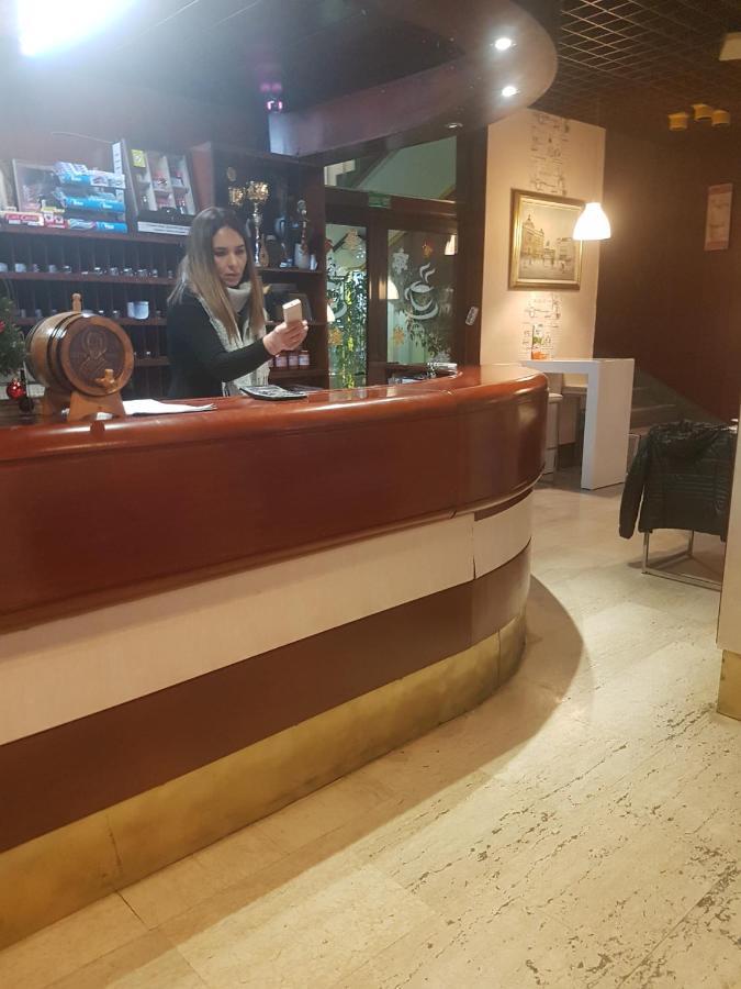 Hotel Sax Balkan Dimitrovgrad Buitenkant foto